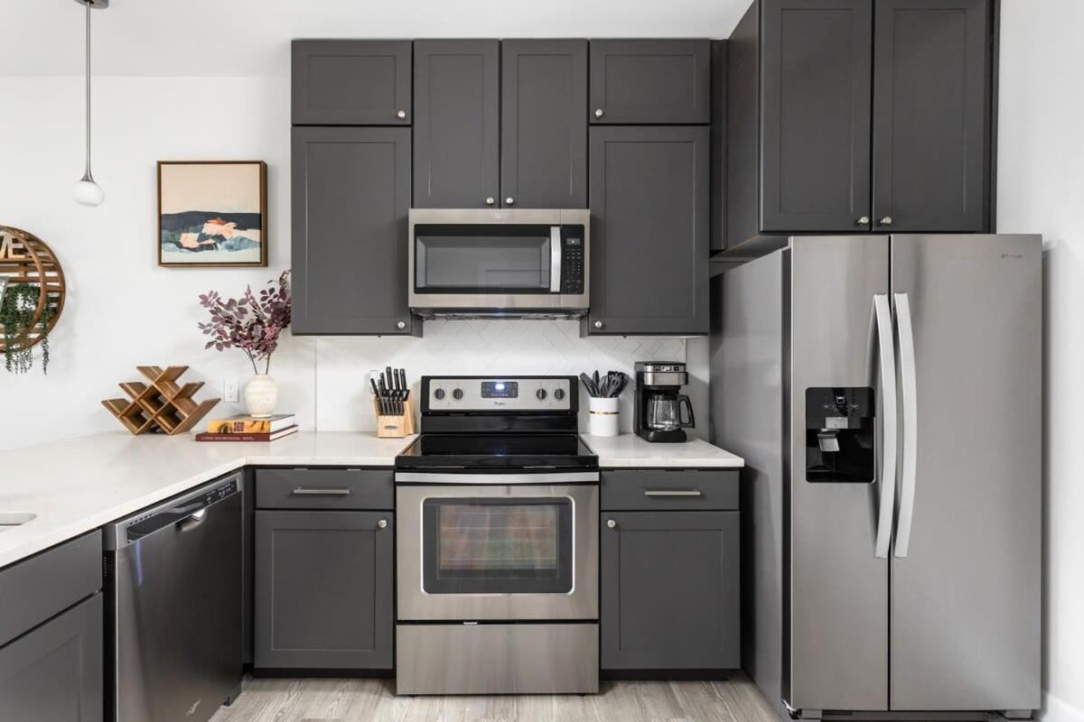 Cozysuites Modern Studio Steps From Broad Ripple Apartment Indianapolis