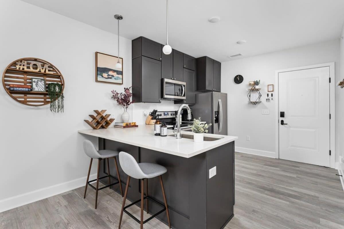 Cozysuites Modern Studio Steps From Broad Ripple Apartment